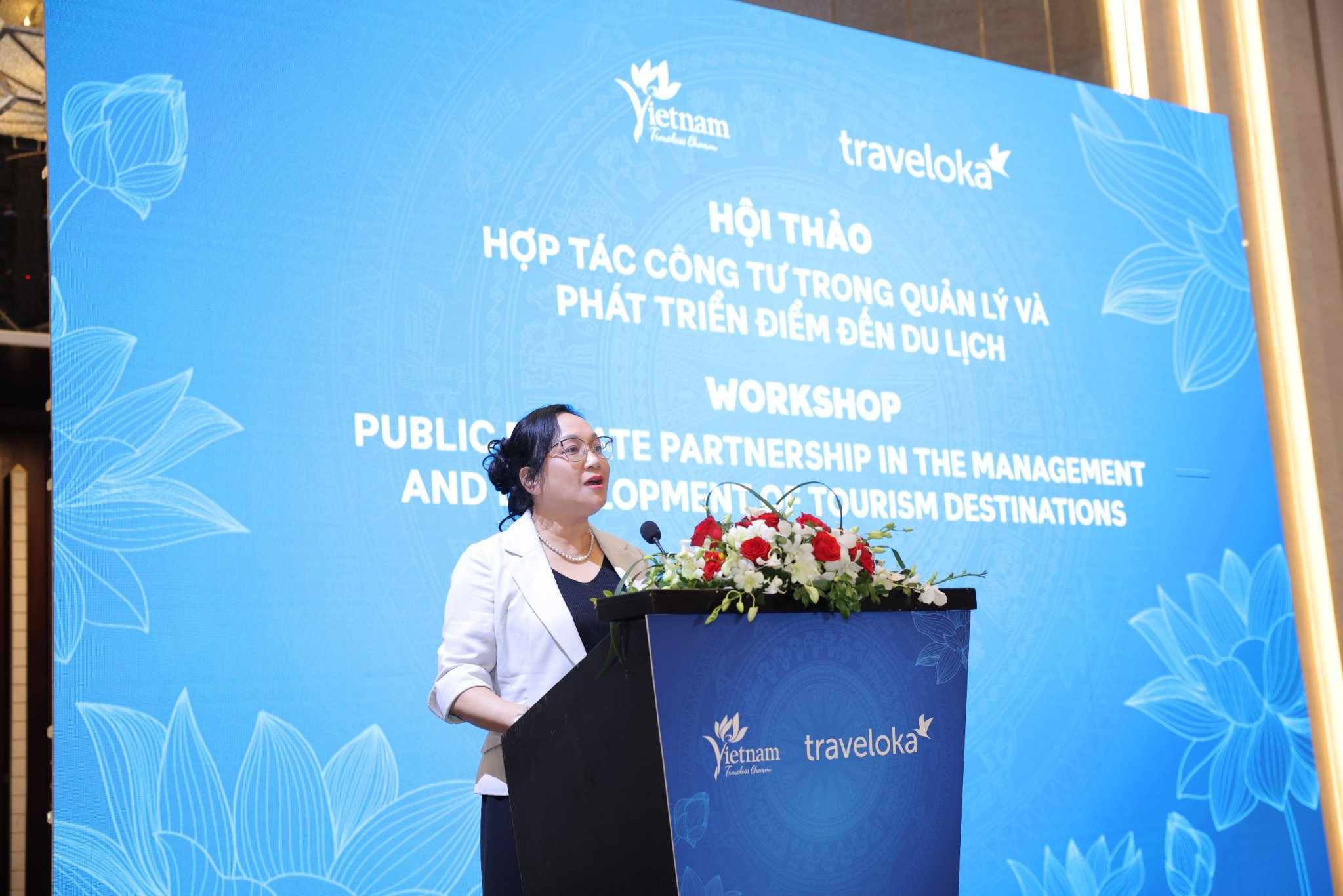 Bà Nguyễn Huyền Anh, Phó Giám đốc phụ trách Sở Du lịch tỉnh Quảng Ninh chia sẻ tại Hội thảo